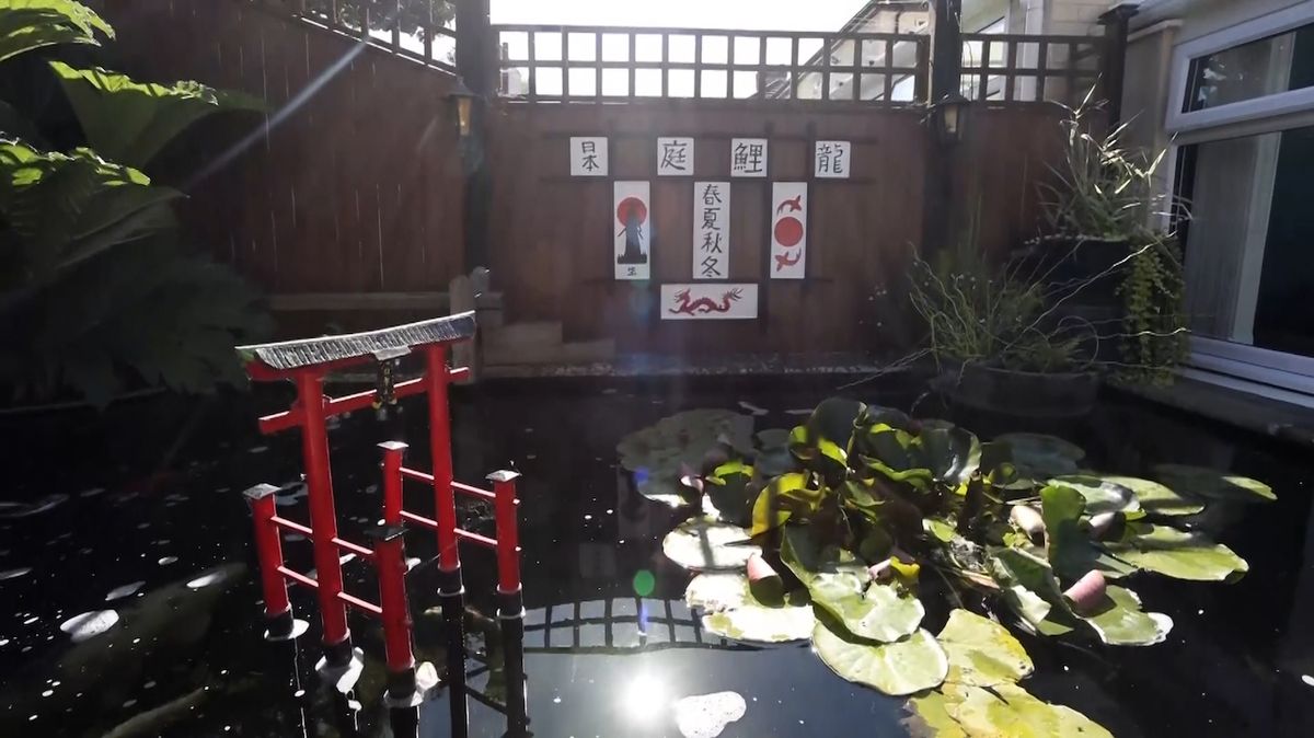 Muž 13 let buduje za domem japonskou zahradu. Čistotu jejího stylu oceňují i Japonci